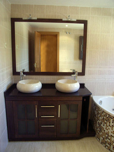 Mueble con con lavabo tipo bol