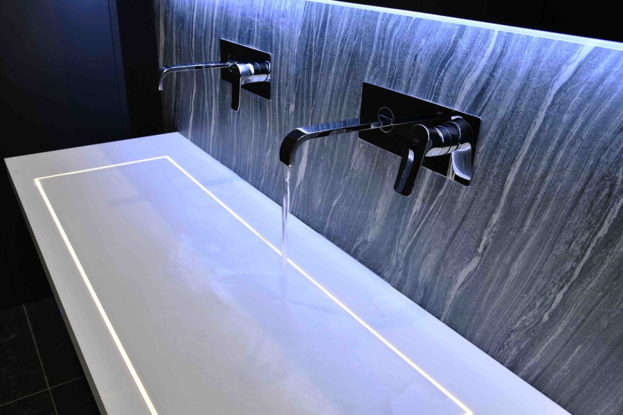 Detalle lavabo solid surface