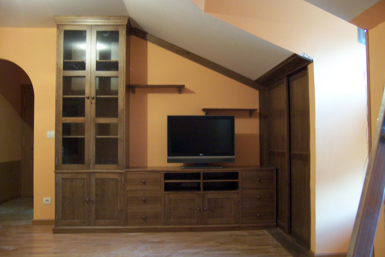 Mueble de salón y puerta corredera