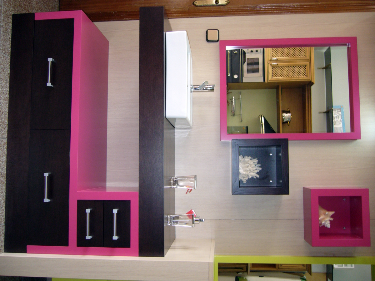 MUEBLE MODELO MILAN REMETIDO, ACABADO WENGUE Y ROSA