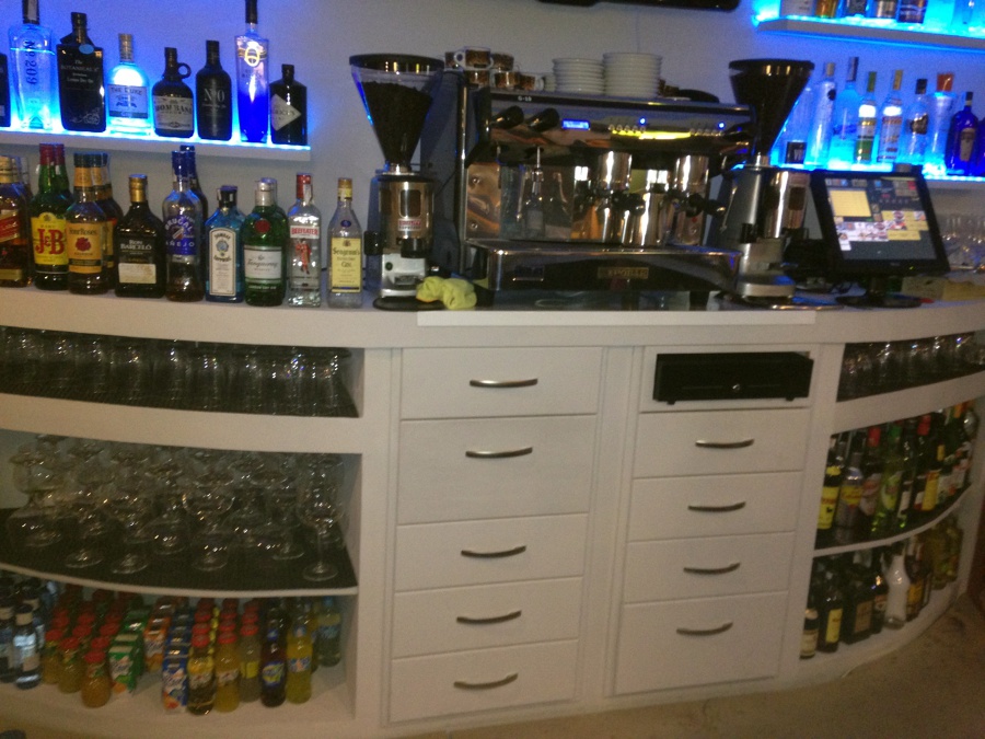 Mueble pladur en bar