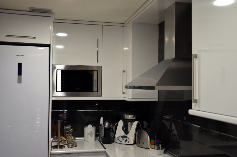 MUEBLES DE COCINA + ELECTRODOMESTICOS 1900€