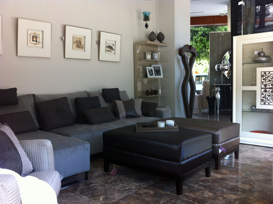 Muebles en  exposición L'estilo interiorismo