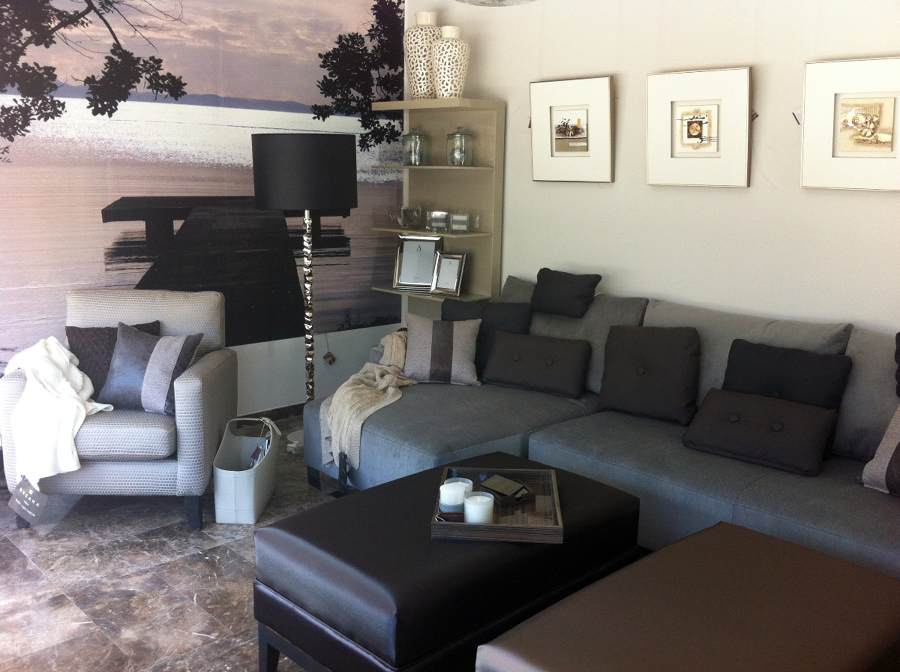 Muebles en  exposición L'estilo interiorismo