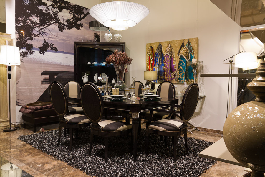 Muebles en  exposición L'estilo interiorismo