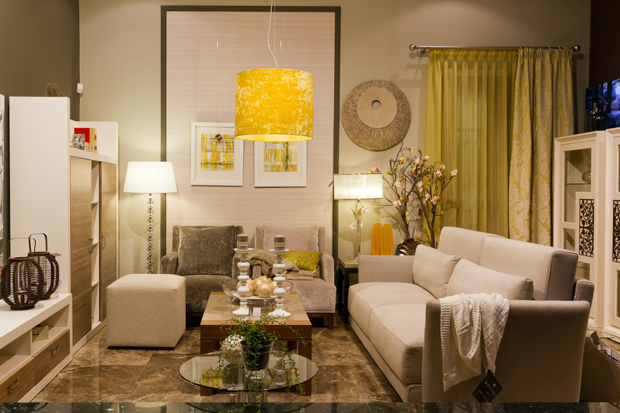 Muebles en  exposición L'estilo interiorismo