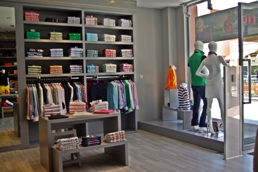 MUEBLES TIENDA PIEL DE TORO