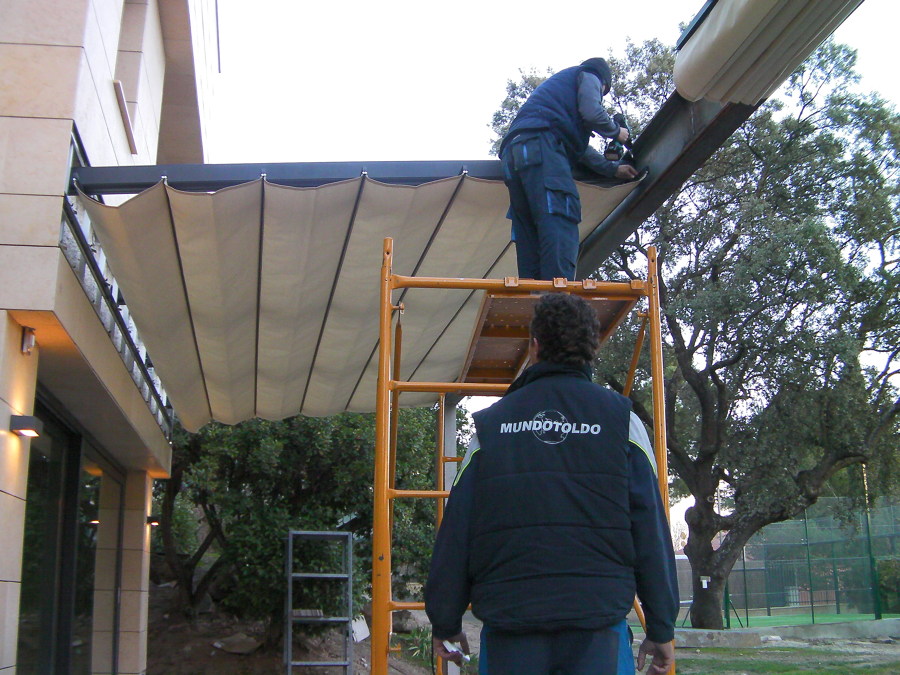 Pergola entre paredes