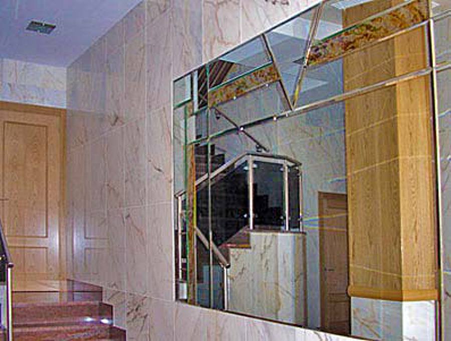 mural encastrado en portal pueblo vallecas 