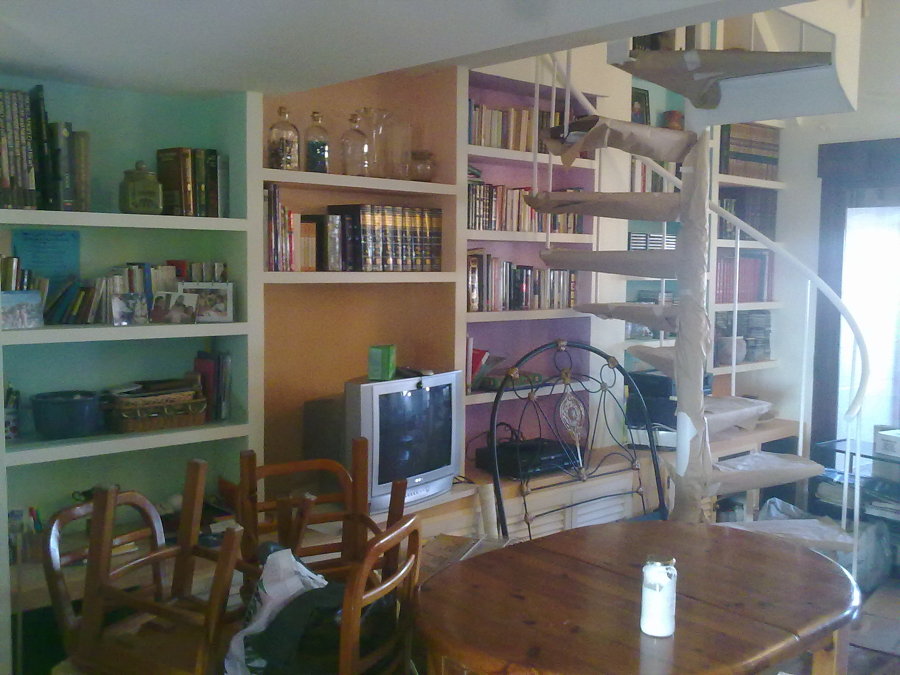 Mural multicolor con pintura acrílica