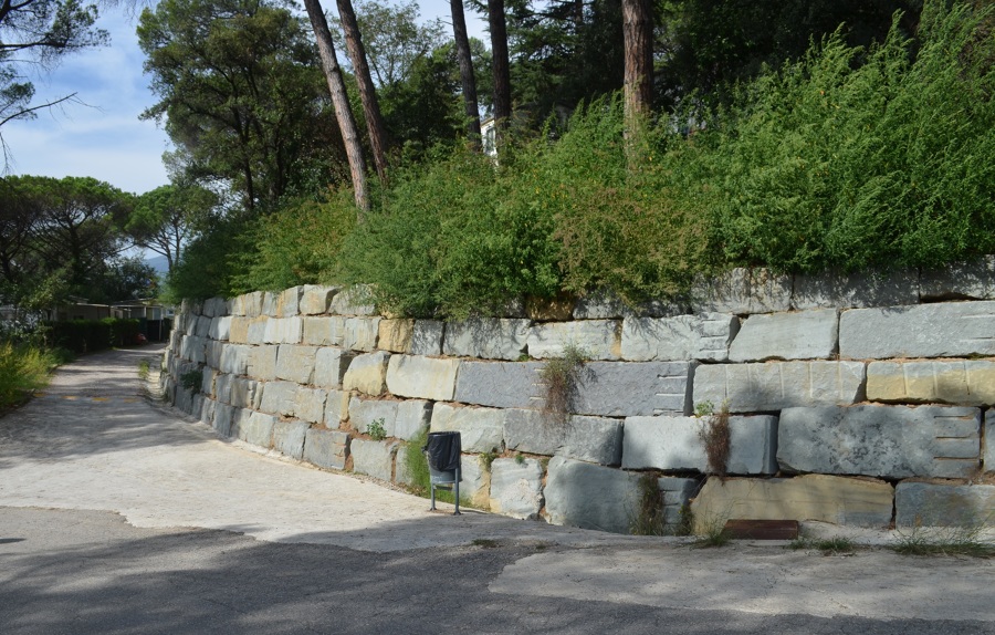 Muro de Piedra Natural. ROEXCA. Excavaciones Catalunya