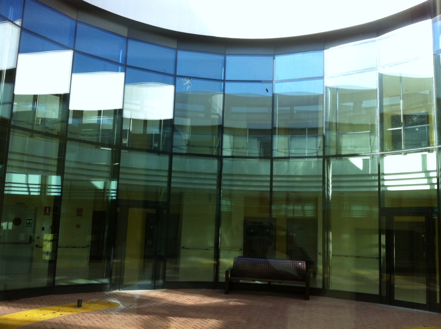 MURO CORTINA EN ALUMÍNIO