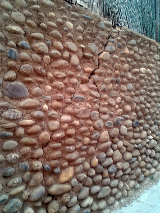 Muro de cantos rodados