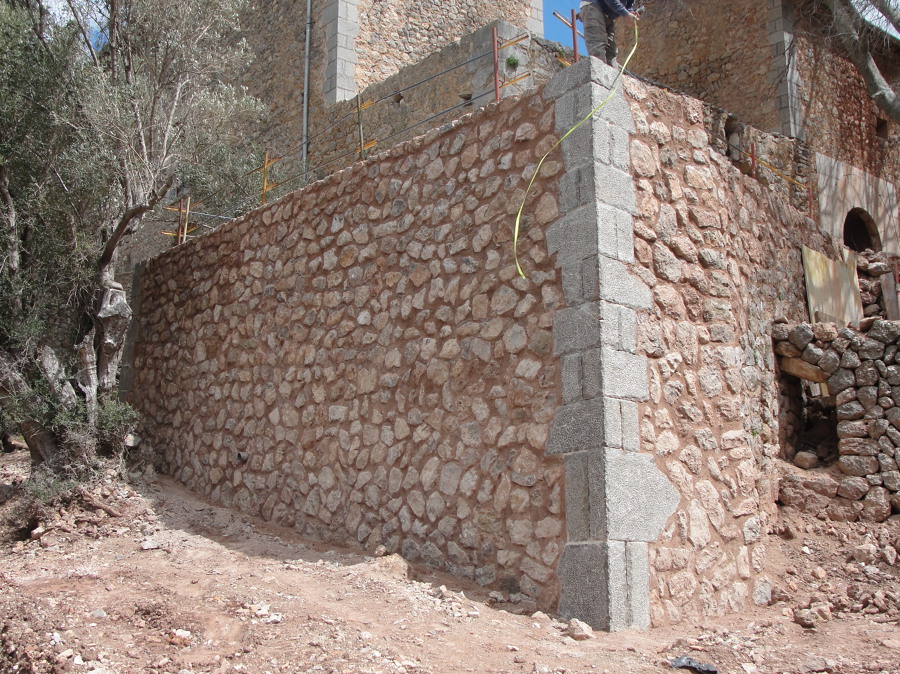 Muro de mamposteria