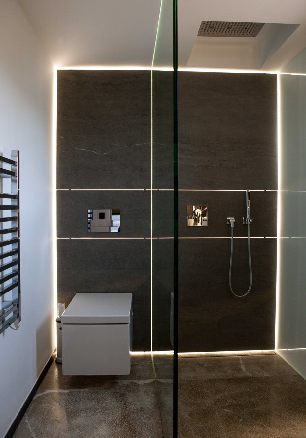 Fachada iluminada baño