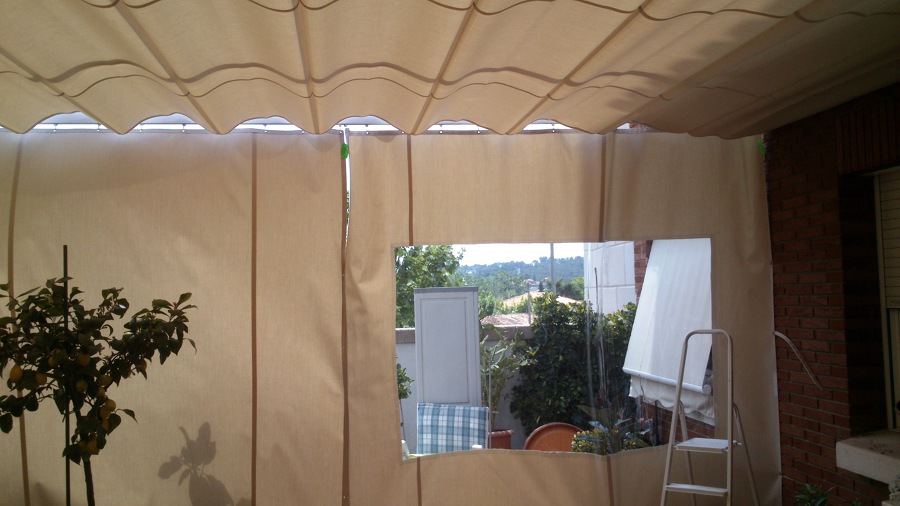 Corredero marino con cortinas