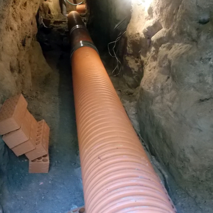 TUBO PVC SN 8 EN MINA