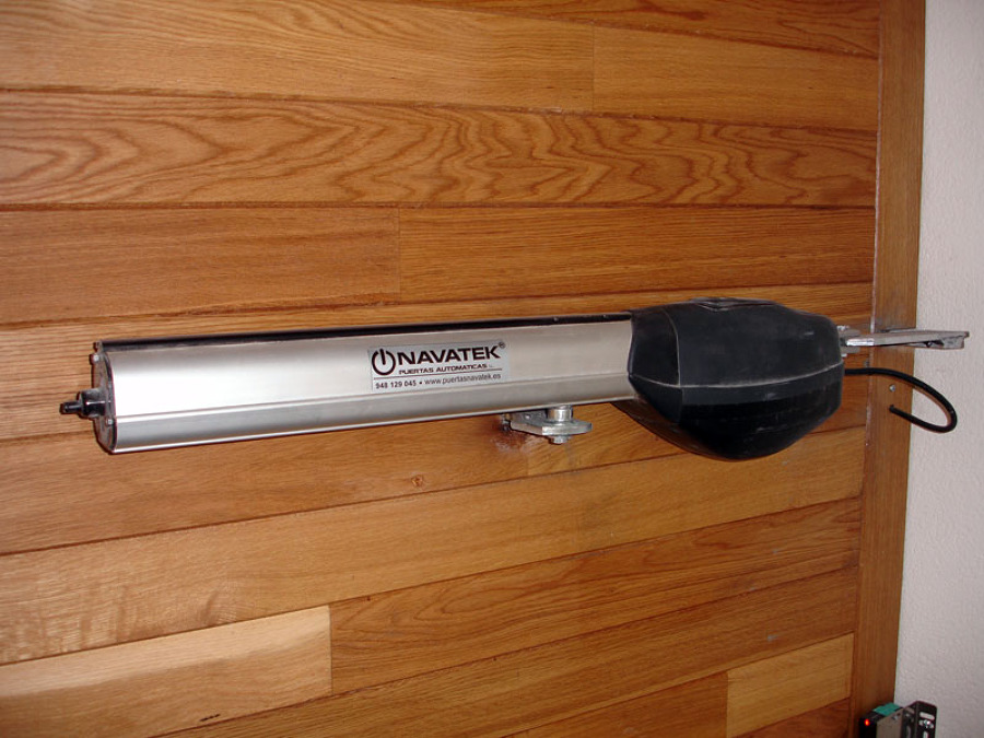 Motorizacion de puertas batientes