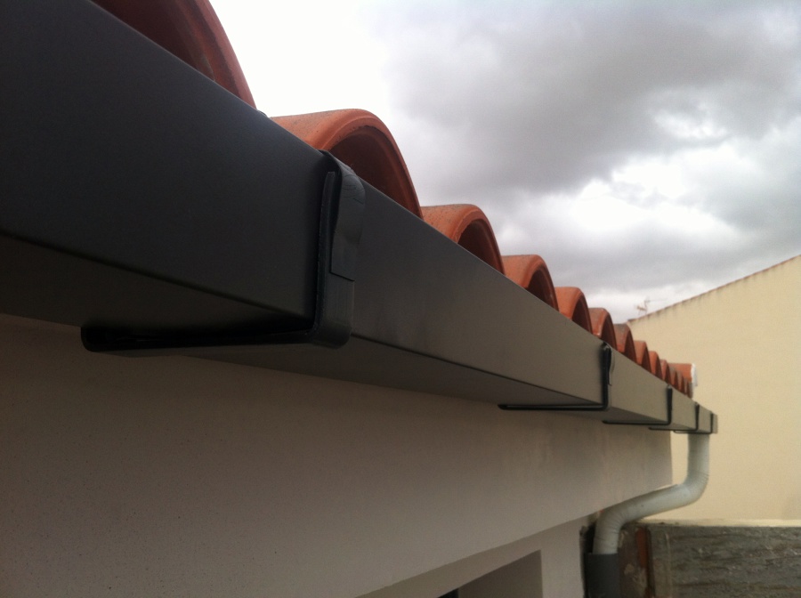 Canalon cuadrado de alumnio color pizarra