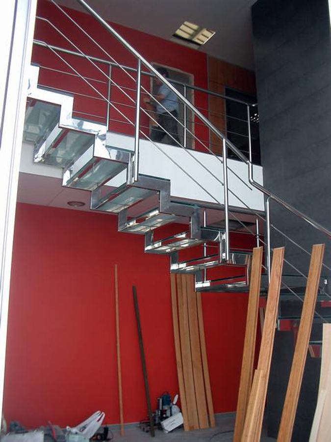 Escalera cristal/acero