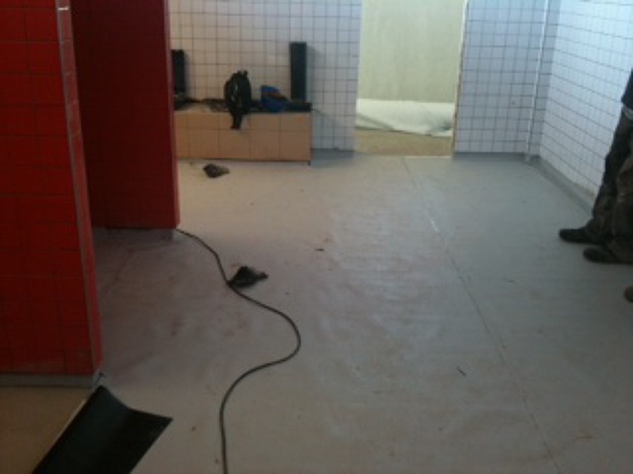 IMPERM. VESTUARIOS GIMNASIO