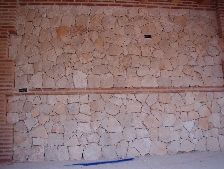 Manpostería careada colocada a hueso