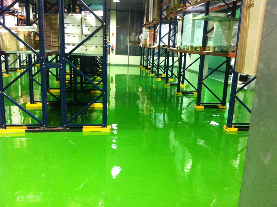 Pasta especial eposit para suelo de alamacen.