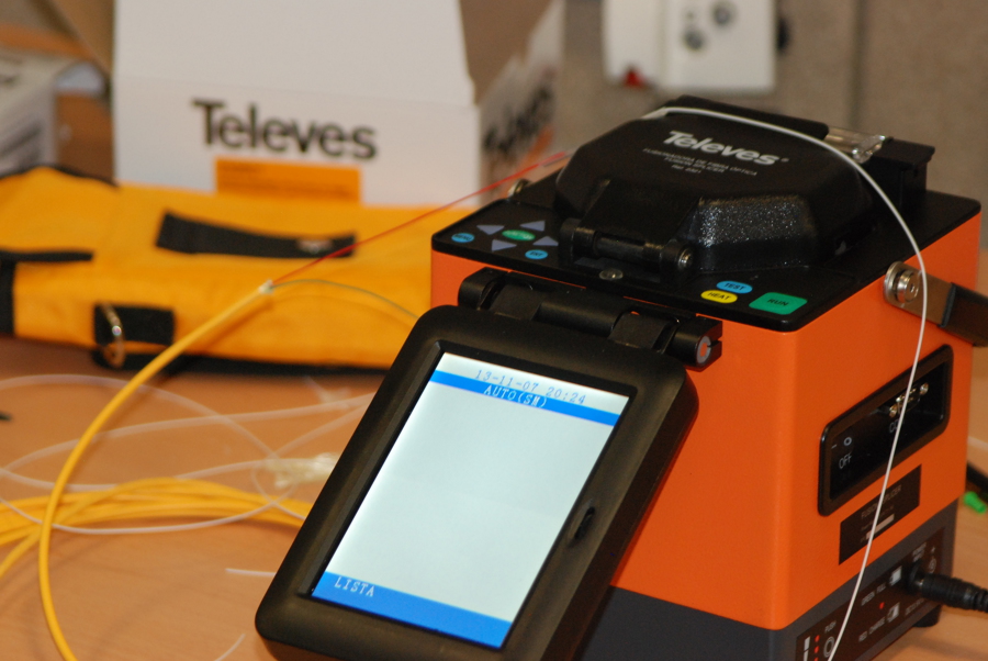 Fusionadora de fibra óptica Televés