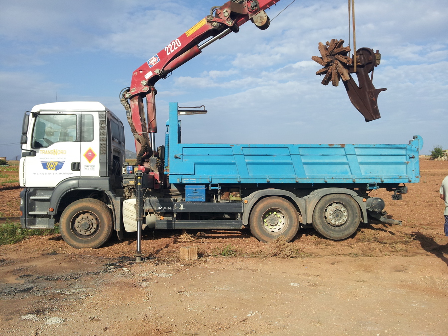 MAN 360 CON CAJA - CAPACIDAD 26 TN