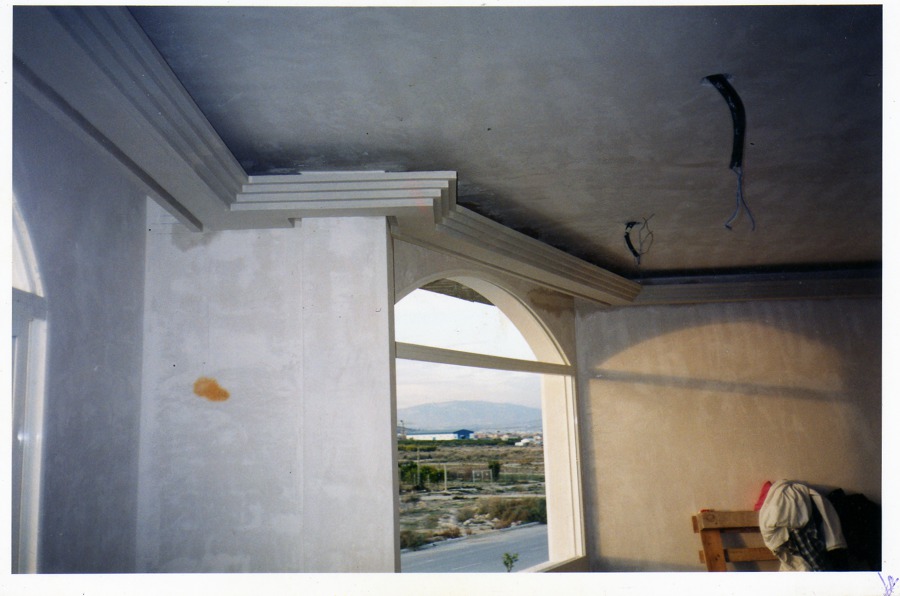 moldura decorativa para luz indirecta