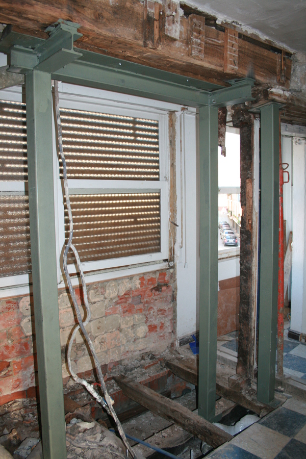 Rehabilitación integral de viviendas en Lekeitio -Bizkaia-