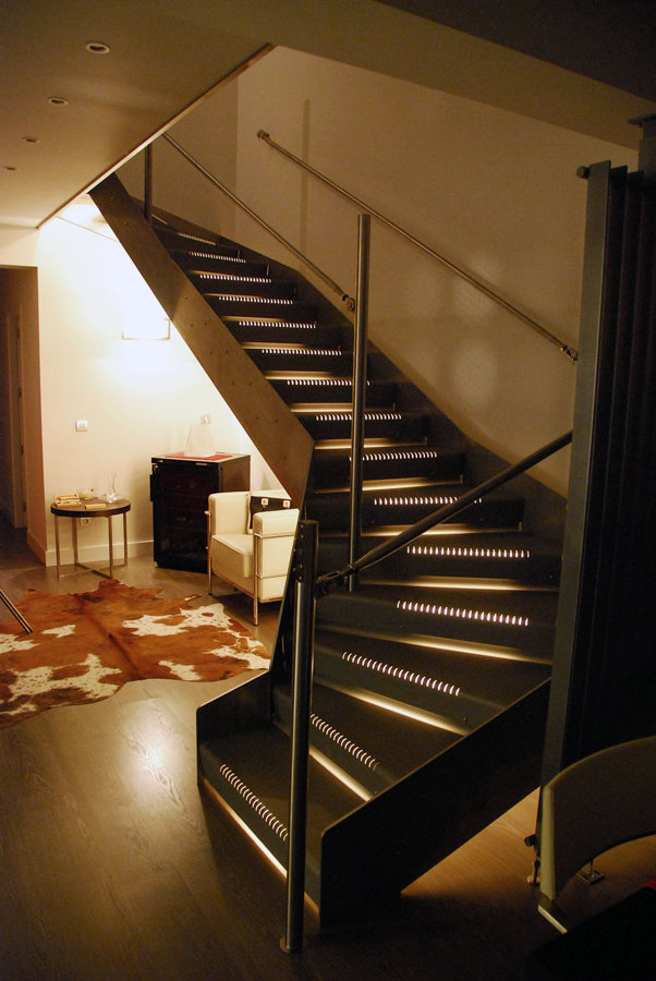 Escalera retroiluminada