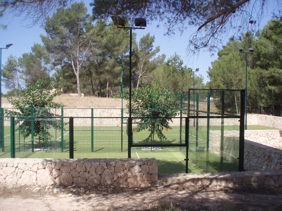 CONSTRUCCIÓN PISTA DE PADEL Y PISTA DE TENIS