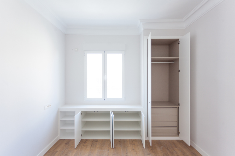 Interior armario a medida en L