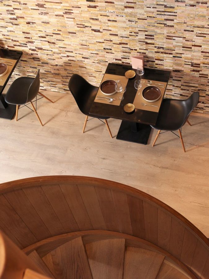 SUELOS BERRY Natural-Cracked-Oak-4661-RSH1