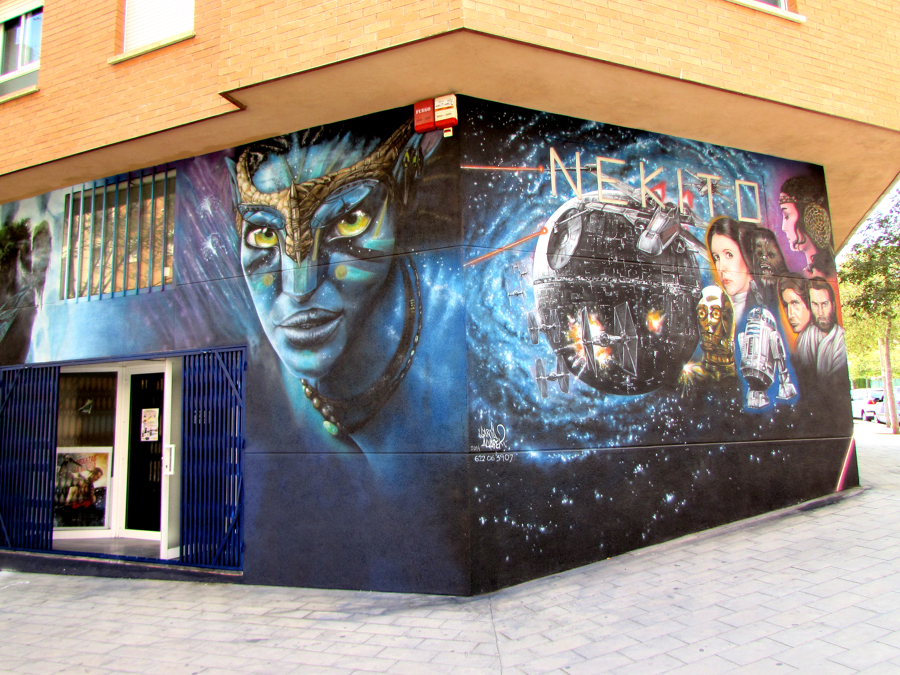 Decoración mural comercial.