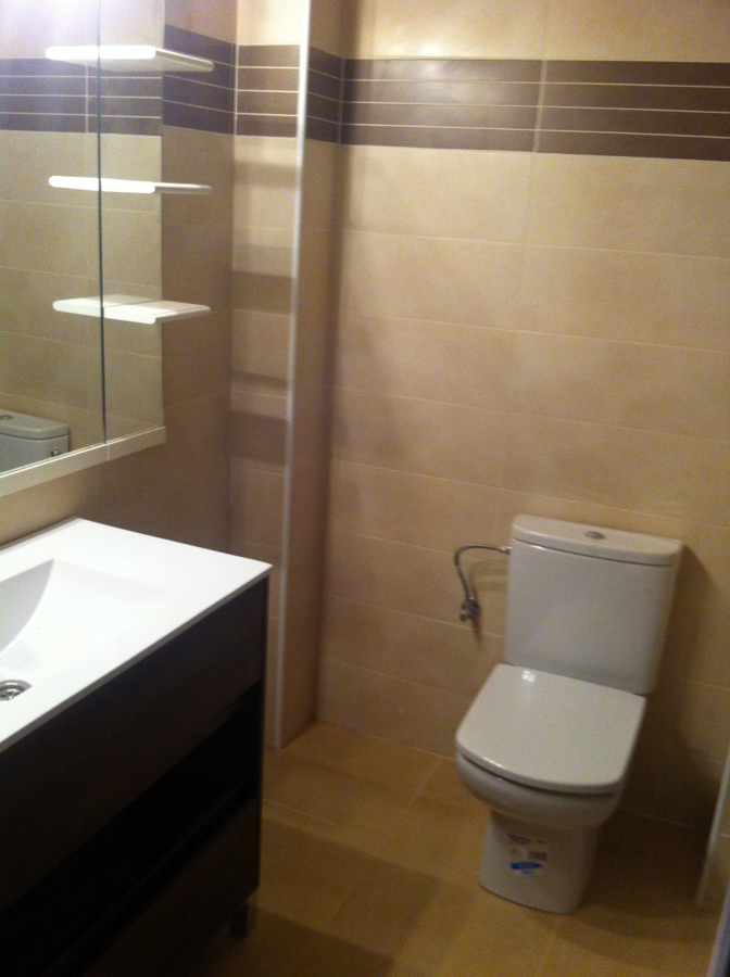 nuevo cuarto de baño ya reformado 