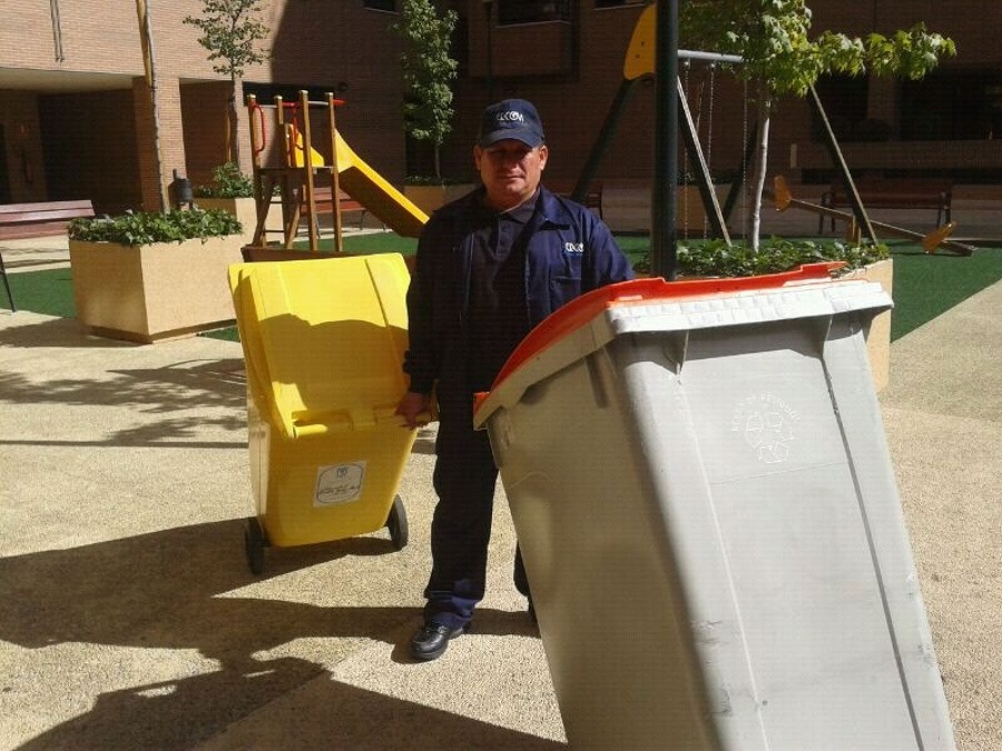 Onehabitat mantenimiento de cubos basura comunitarios