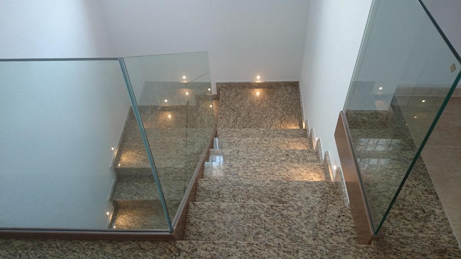 escalera granito