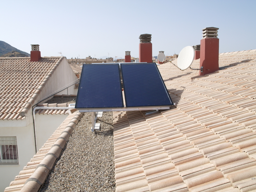 Equipo Termosifón 300L en Santomera - Vista Delantera.