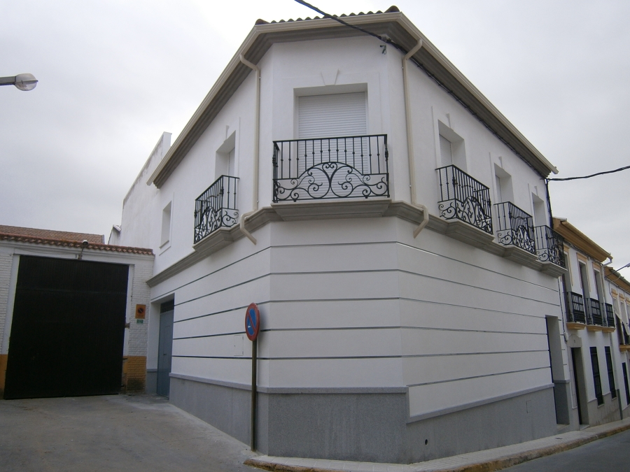 Vviienda unifamiliar y garaje