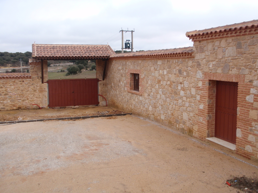 ZONA PARA CABALLERIZAS EN TERRADILLOS (SALAMANCA)