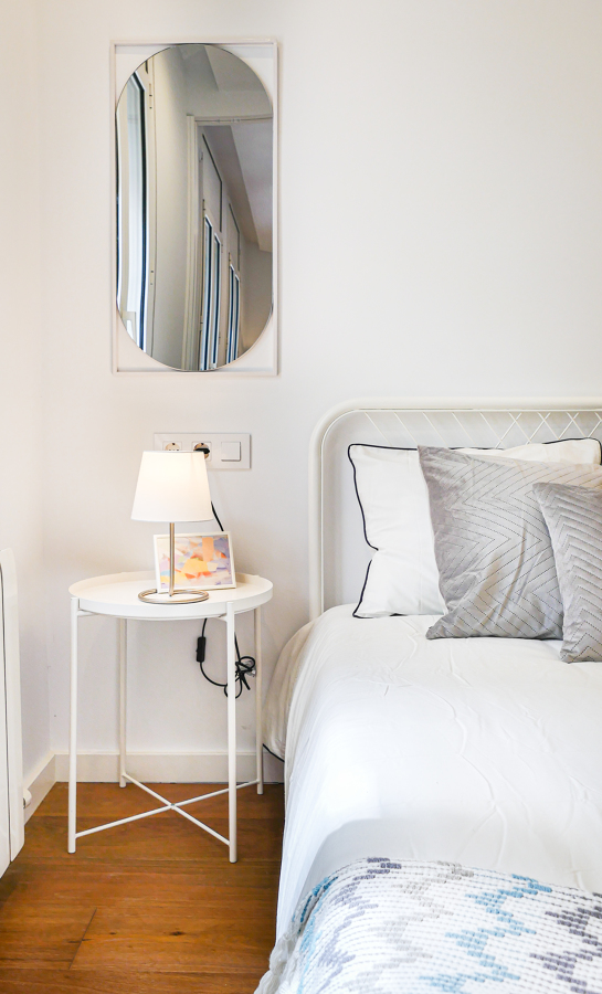 Cojines sobre la cama