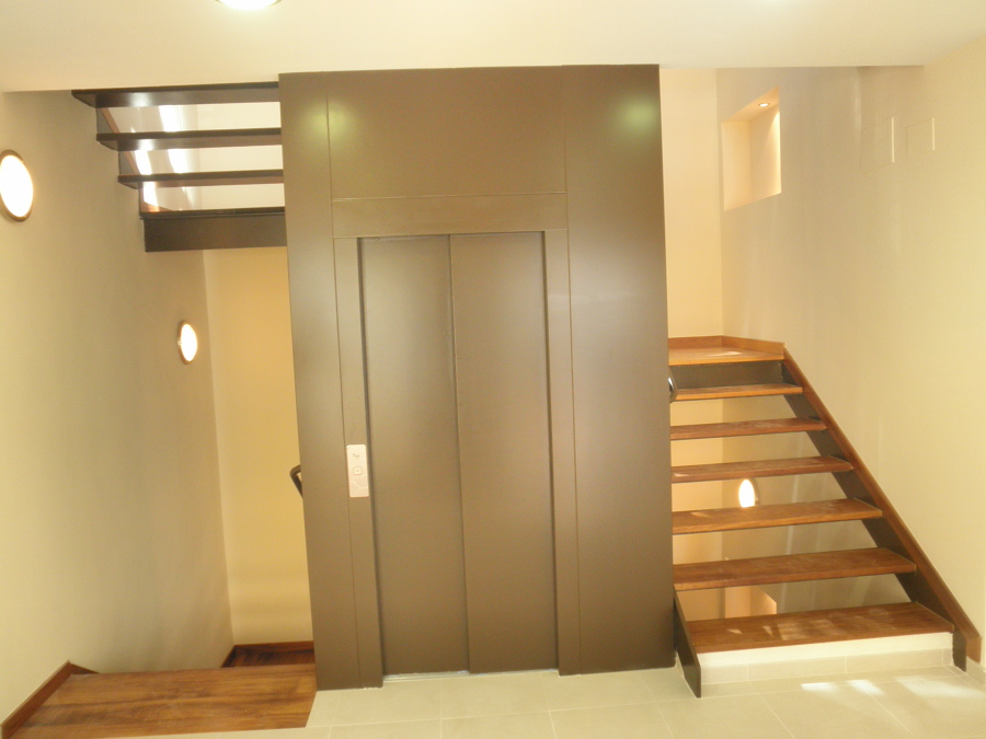 EDIFICIO COMERCIAL EN SEVILLA