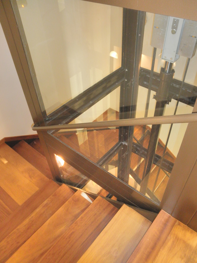 EDIFICIO COMERCIAL EN SEVILLA