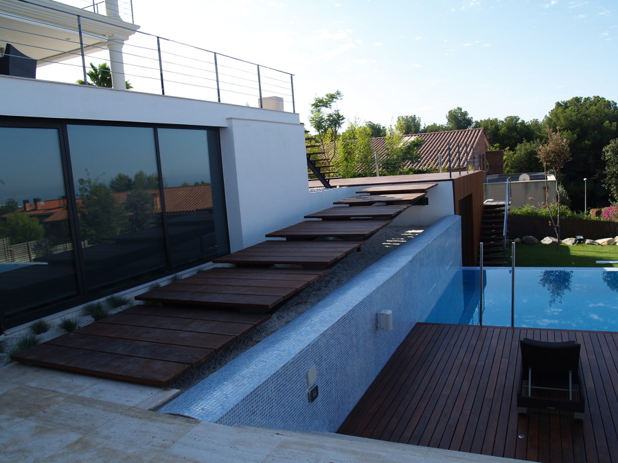 Ampliación de zonas exteriores y construcción piscina