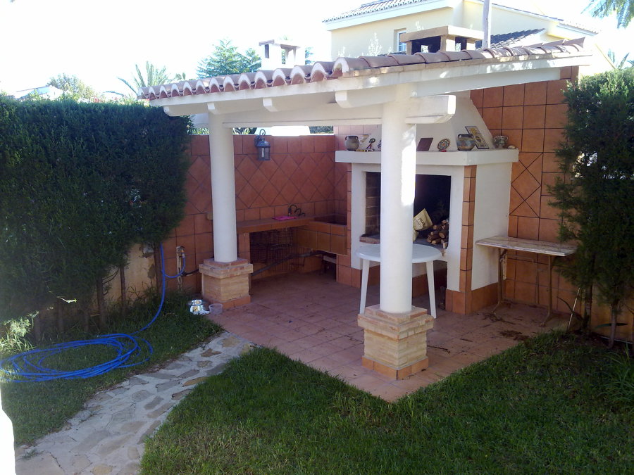 Paellero de obra en un Chalet. Zona Canet