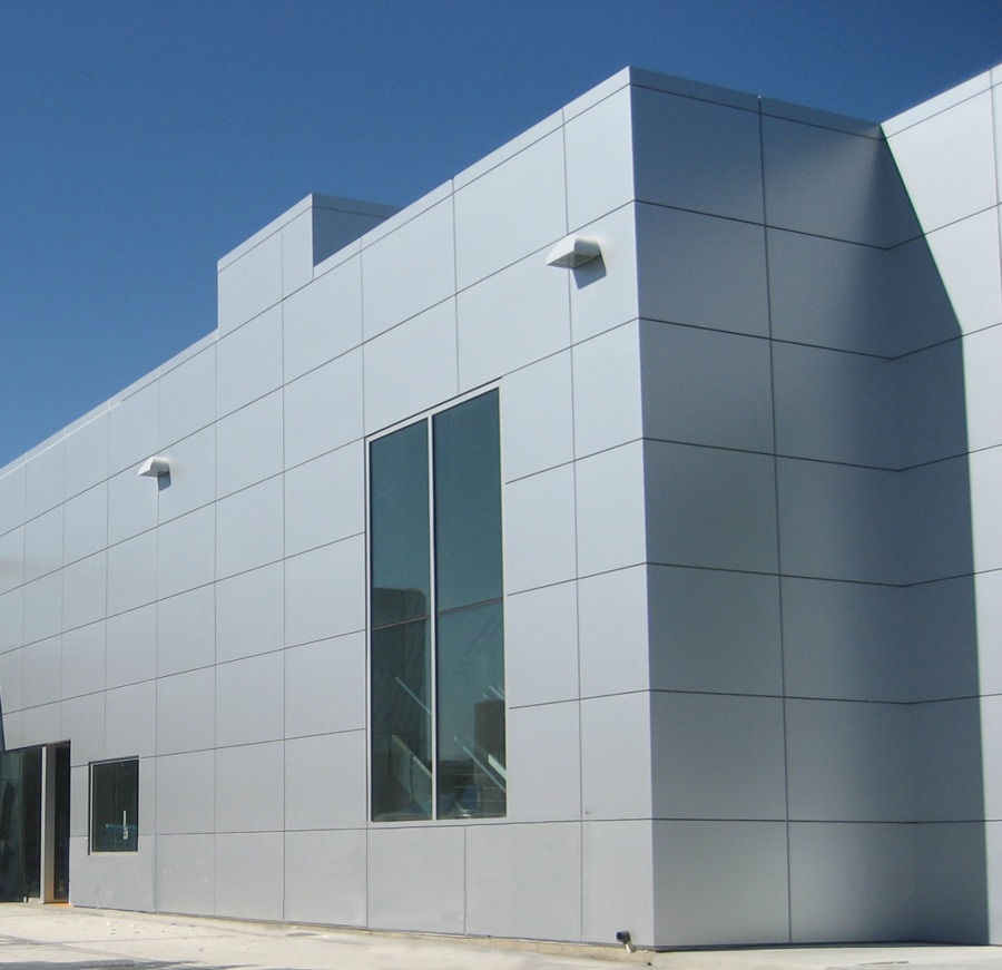 Fachada Revestida de Panel Composite