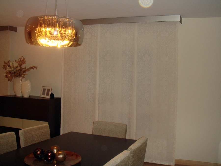 Panel Japones brocado con galeria de aluminio.