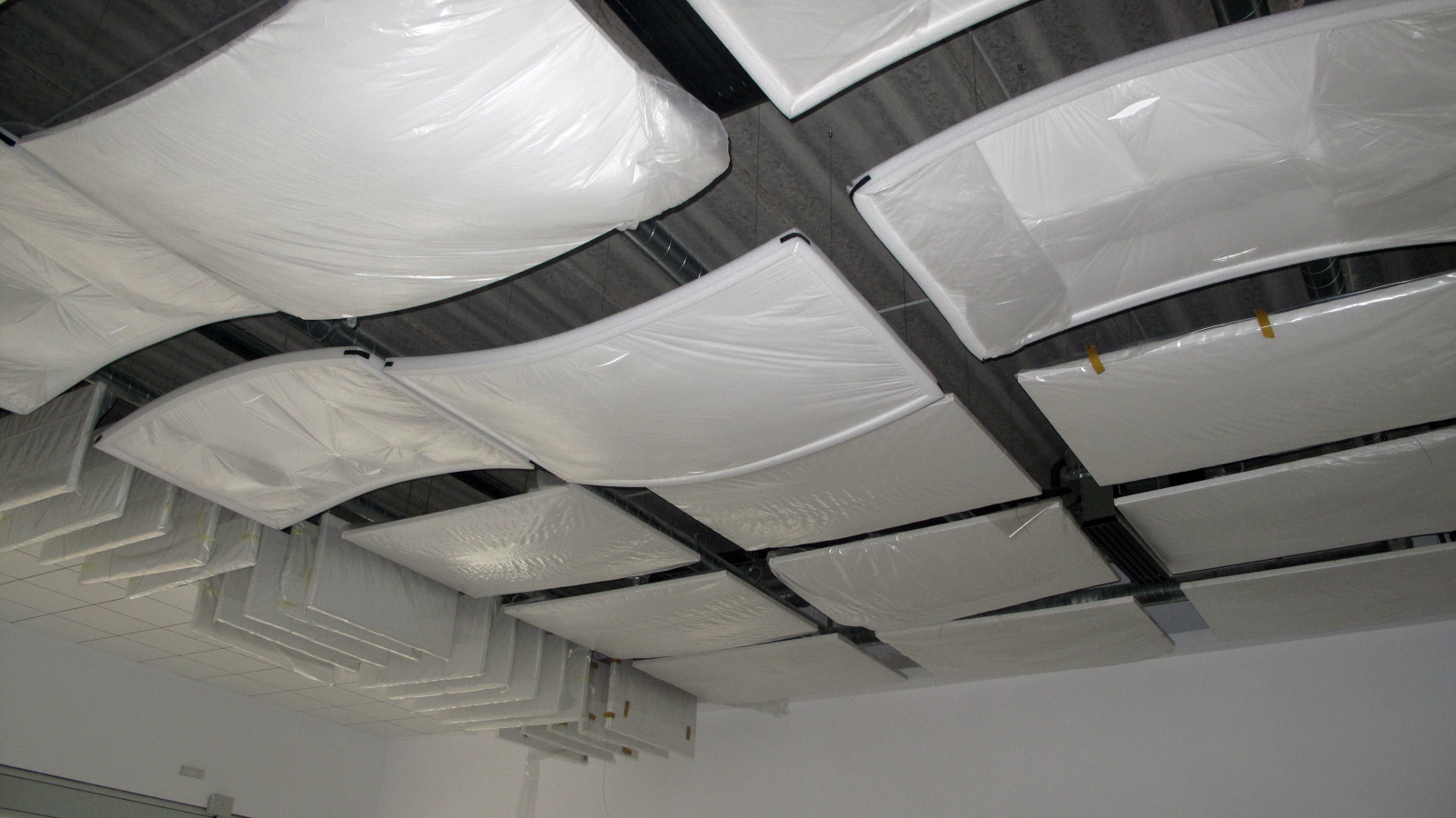 Paneles absorbentes forma de ola